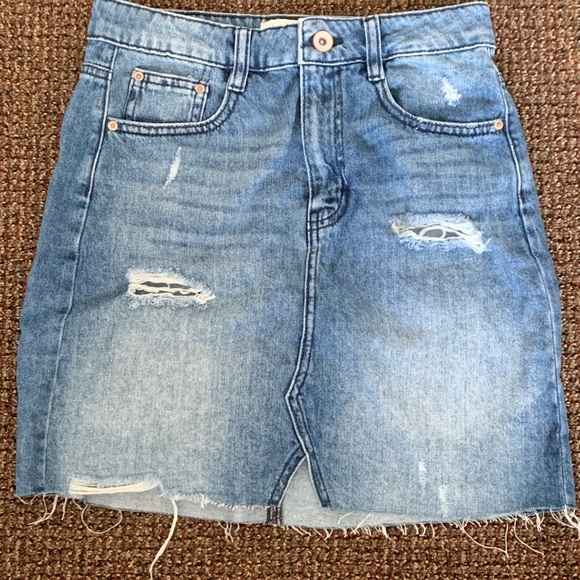 Denim mini skirt from ardene size xs - fits like a s - Picture 2 of 3